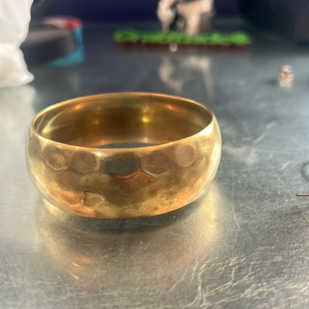Vintage hammered gold bangle - medium size
